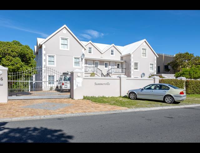 3 BEDROOM APARTMENT TO LET IN HOUT BAY CENTRAL